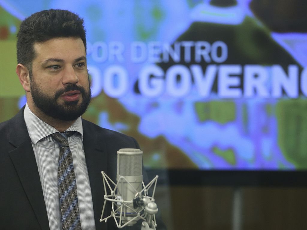 Filho de aliado de Cabral, Leonardo Picciani ocupará Secretaria de Saneamento Ambiental do governo