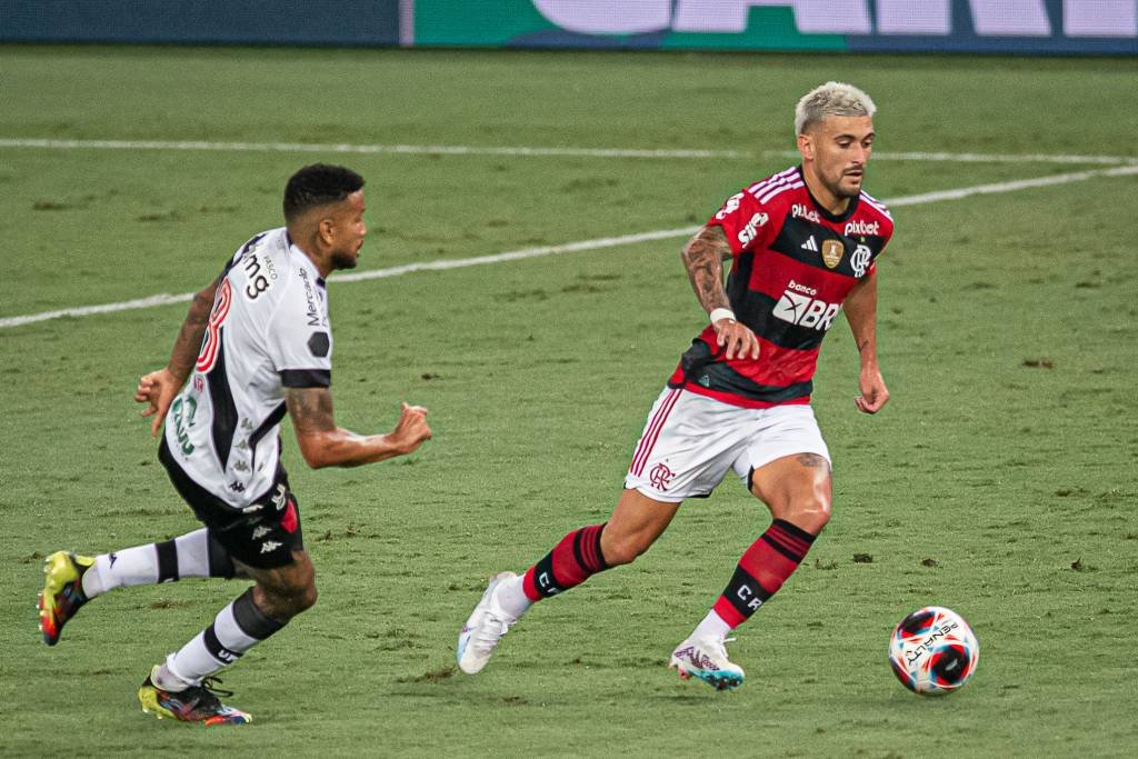 Após vitória por 3 a 2 no primeiro confronto, o Flamengo precisa apenas de um empate para se classificar (Paula Reis / Flamengo/Divulgação)
