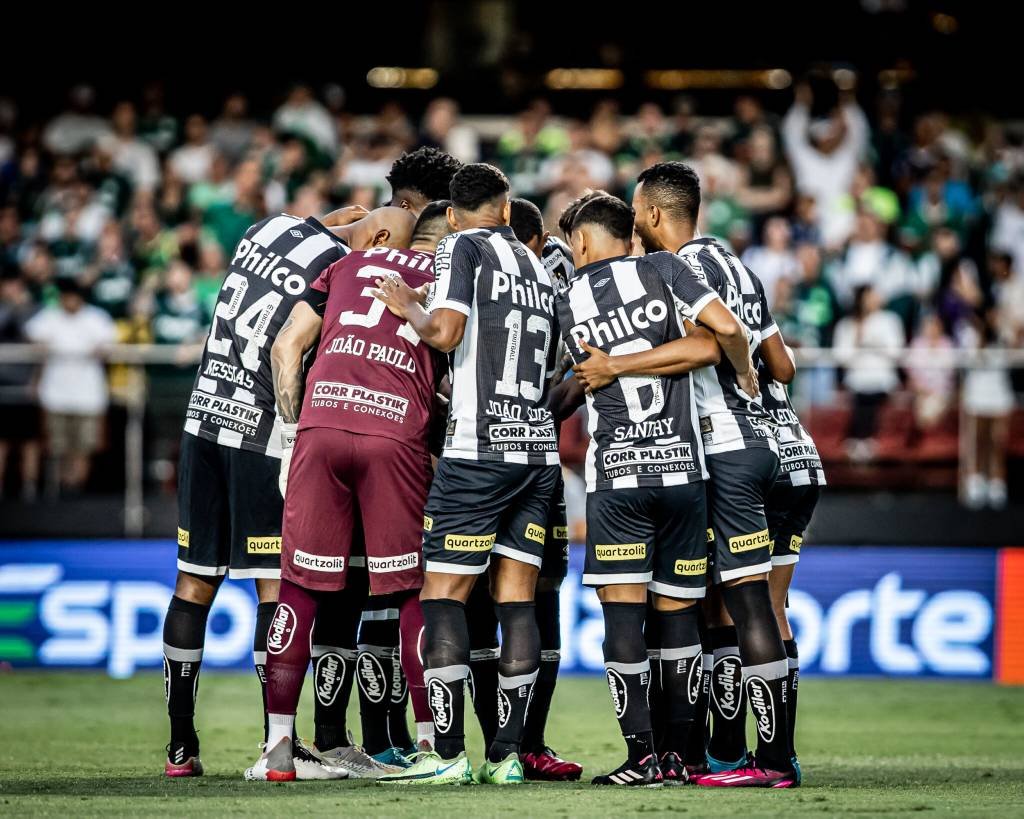 Final de jogo. O Santos é derrotado - Santos Futebol Clube