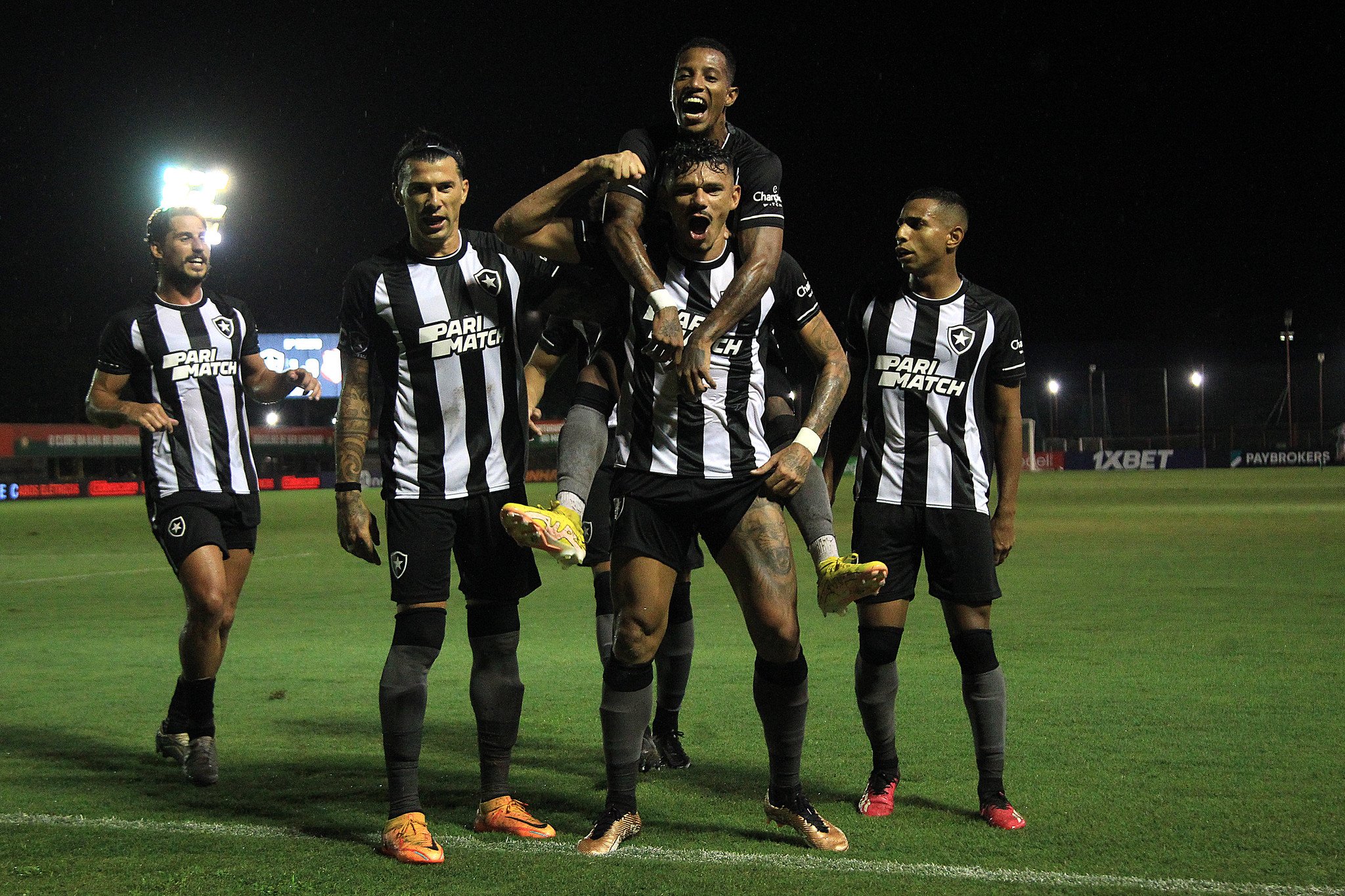 Botafogo x Vasco hoje; veja horário e onde assistir ao vivo