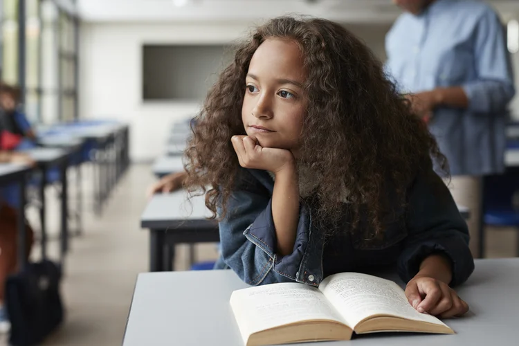 A escuta ativa e segura é importante para o estudante (Klaus Vedfelt/Getty Images)