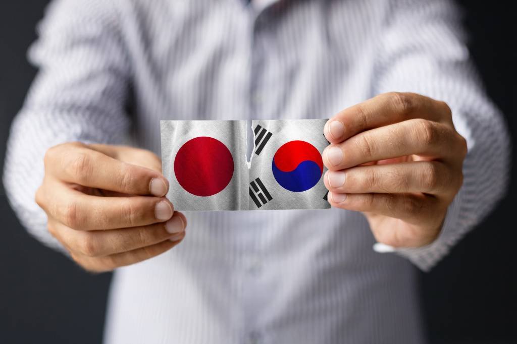 Coreia do Sul e Japão fazem encontro de cúpula, em meio a tensões na região