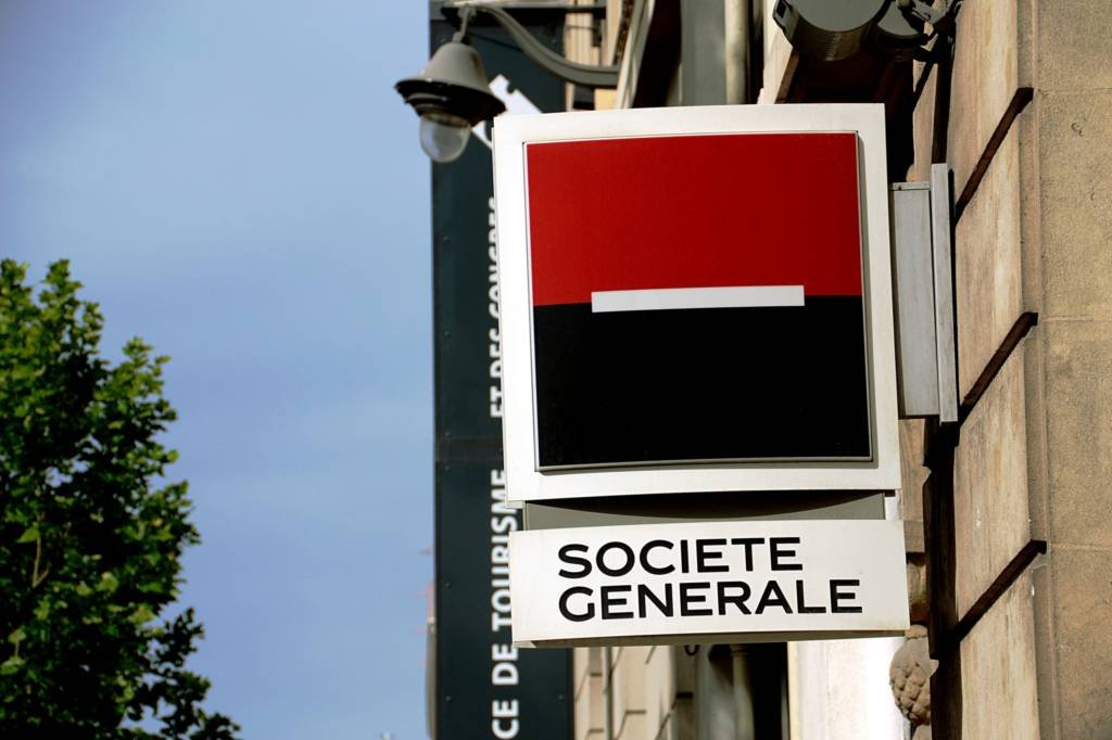 Um porta-voz do banco francês Société Générale confirmou à AFP que a instituição foi alvo de uma operação, mas disse que não sabia o motivo (SOPA Images/Getty Images)