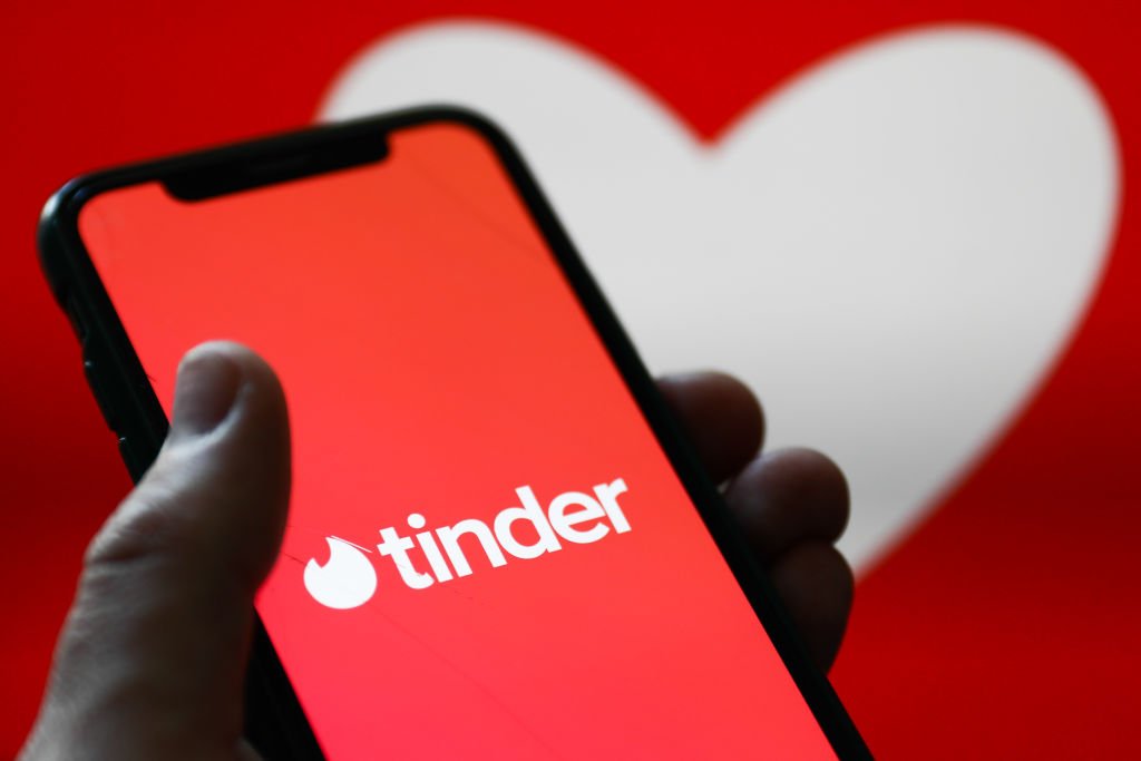 Atualizações do Tinder: app aposta em relacionamento de diversas formas (Jakub Porzycki/Getty Images)