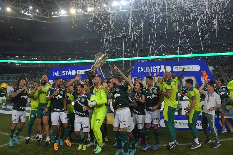 Players of Palmeiras celebrates after winning the Paulista championship final football match against Sao Paulo at the Allianz Parque stadium, in Sao Paulo, Brazil, on April 03, 2022. (Photo by NELSON ALMEIDA / AFP) (Photo by NELSON ALMEIDA/AFP via Getty Images) (NELSON ALMEIDA/Getty Images)