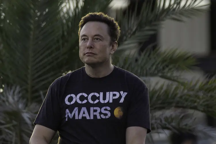 Elon Musk: bilionário se diz preocupado com o futuro das IAs (Michael Gonzalez/Getty Images)
