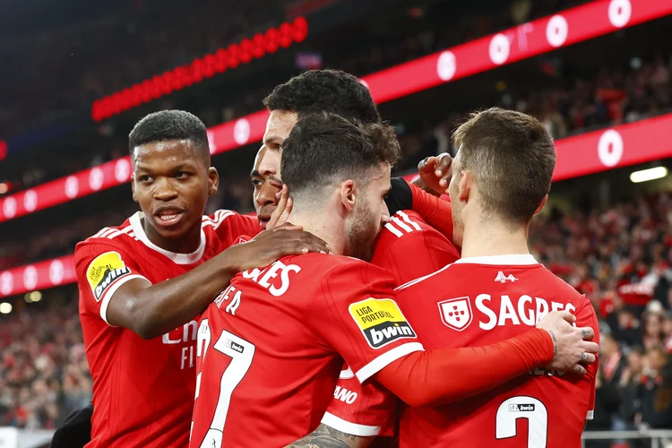 LISBON, PORTUGAL - MARCH 03: Goncalo Ramos of SL Benfica celebrates after scoring his team's first goal with teammates during the Liga Portugal Bwin match between SL Benfica and FC Famalicao at Estadio do Sport Lisboa e Benfica on March 3, 2023 in Lisbon, Portugal. (Photo by Joao Rico/DeFodi Images via Getty Images) (Joao Rico/DeFodi/Getty Images)