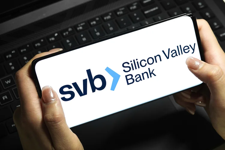 SVB: banco se tornou símbolo da crise no setor no início do ano (Sheldon Cooper/SOPA Images/LightRocket/Getty Images)