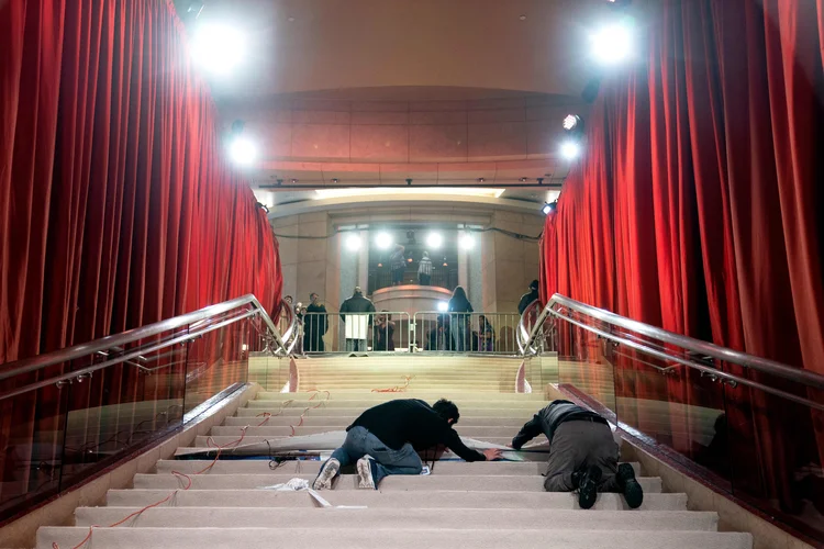 Final preparations are made along the read carpet arrival area for the 95th Academy Awards, in Hollywood, Los Angeles, California, on March 11, 2023. (Photo by Stefani Reynolds / AFP) (Photo by STEFANI REYNOLDS/AFP via Getty Images) (Stefani Reynolds/AFP/Getty Images)