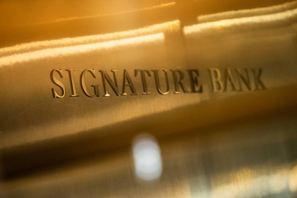 The Signature Bank headquarters at 565 Fifth Avenue in New York, US, on Sunday, March 12, 2023. Signature Bank was closed by New York state financial regulators on Sunday, the US Treasury Department said in a statement. Photographer: Jeenah Moon/Bloomberg via Getty Images (Jeenah Moon/Bloomberg/Getty Images)