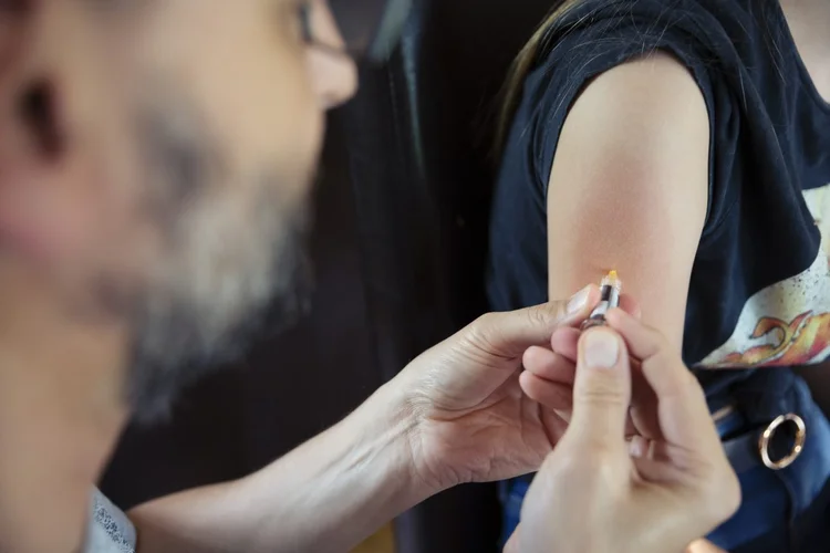 Meta vacinal: de todas as regiões do país, o Sul é a que mais se aproxima da meta estabelecida (87,8%) na primeira dose em meninas (Elva Etienne/Getty Images)