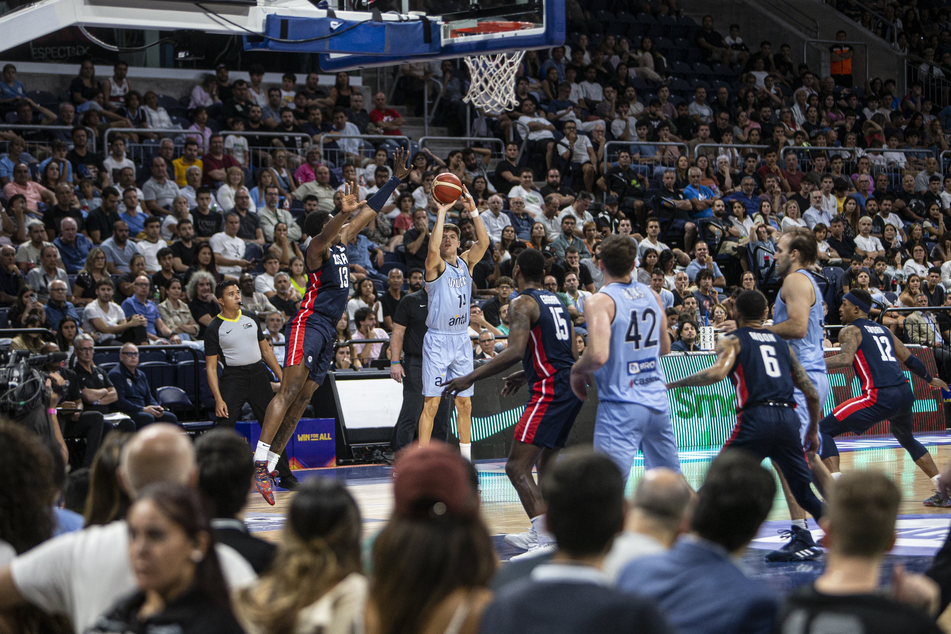 Mirando franquia da NBA, Emirados Árabes receberão dois jogos da seleção americana