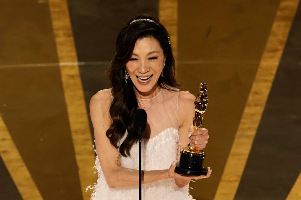 Michelle Yeoh: atriz venceu o Oscar neste domingo. (Kevin Winter/Getty Images)