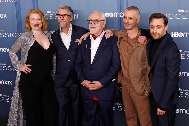 Sarah Snook, Alan Ruck, Brian Cox, Jeremy Strong e Kieran Culkin (da esquerda à direita) no tapete vermelho da temporada final de "Sucession", da HBO (Taylor Hill/FilmMagic/Getty Images)