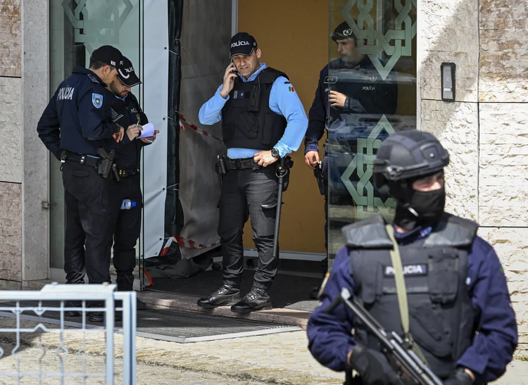 Segundo a polícia, um homem, de origem afegã, invadiu o centro, que fica na região de Benfica, e esfaqueou as pessoas que estavam dentro do local (Corbis/Getty Images)