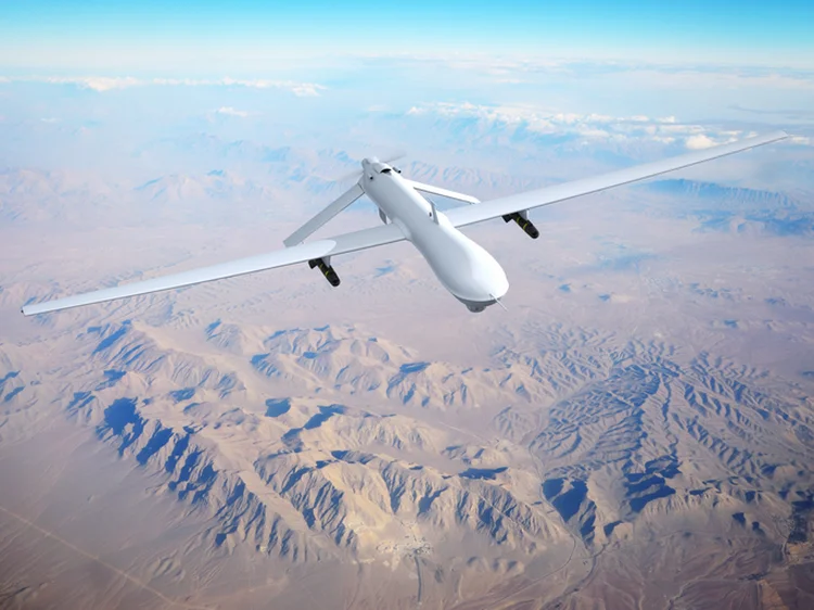 Unmanned Aerial Vehicle (UAV), also known as Unmanned Aircraft System (UAS). Digitally Generated Image with my own photo as background (Imagem/Getty Images)