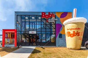 Como o Bob’s usa supermercados para superar R$ 1,5 bilhão e chegar a novas cidades