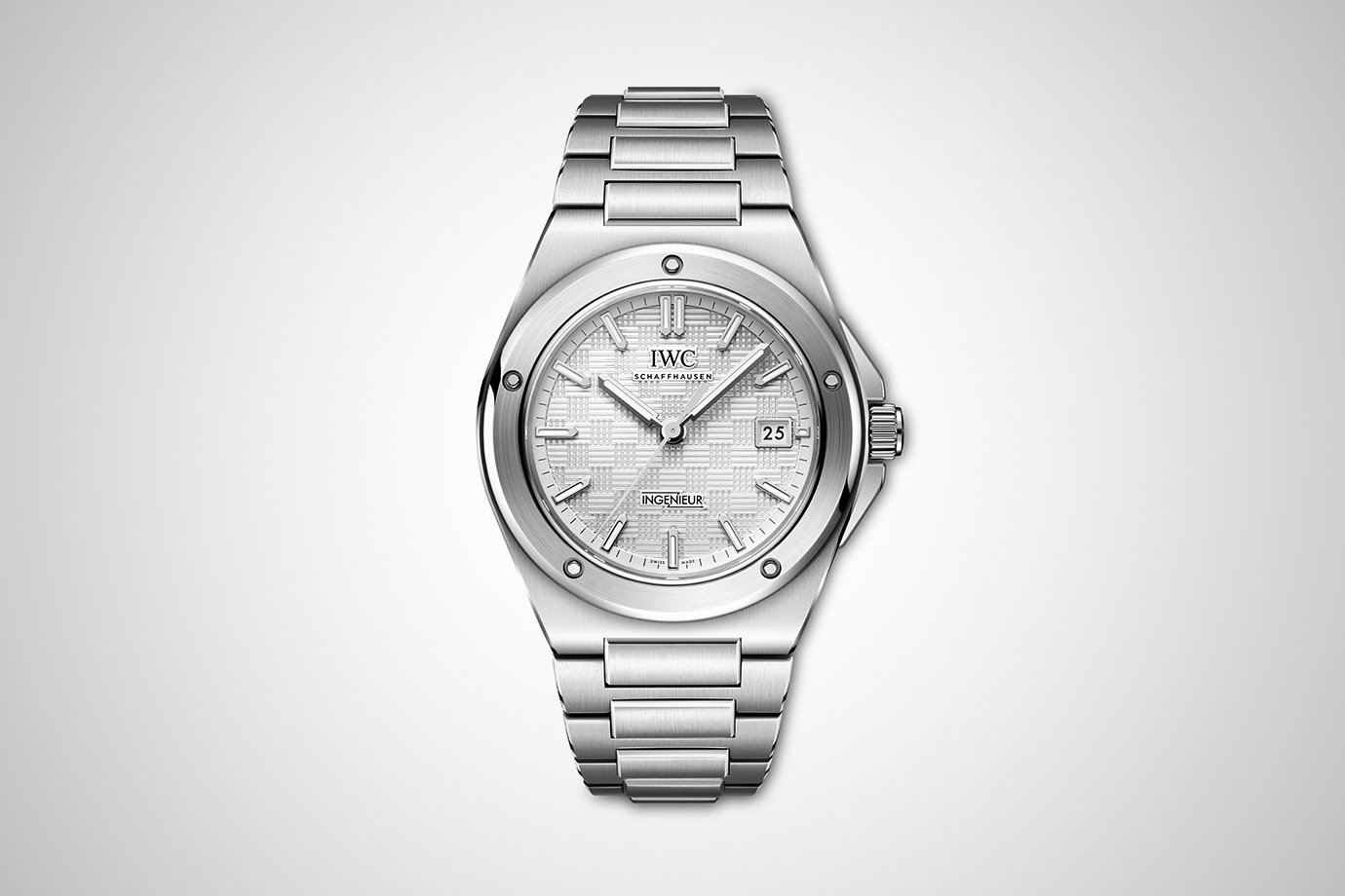IWC Ingenieur-automatic-40---IW328902_Front IWC Ingenieur Automatic 40