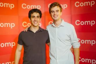 Pedro Bobrow e Christophe Gerlach, fundadores da Comp (Comp/Divulgação)