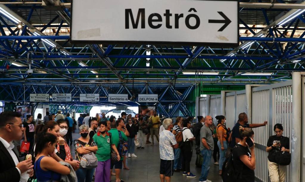 O ano passado também terminou com menos passageiros transportados pelo Metrô ante o patamar de 2019 (Fernando Frazão/Agência Brasil)