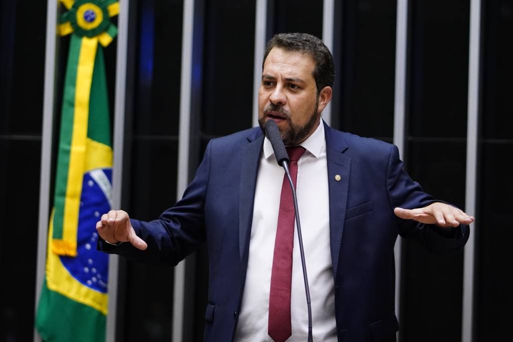 Boulos: Vamos buscar puxar a agenda do país para a esquerda e garantir uma reforma tributária progressiva e uma mudança na política de preços da Petrobras (Pablo Valadares/Câmara dos Deputados/Agência Câmara)