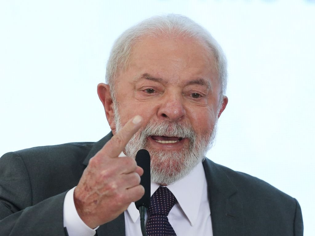 Reforma tributária talvez seja a votação mais difícil que governo terá no Congresso, diz Lula