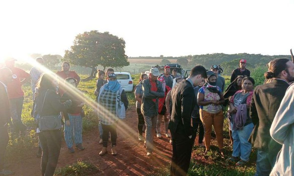 mst_invade_terra_em_goias MST invade fazenda da União no interior de Goiás