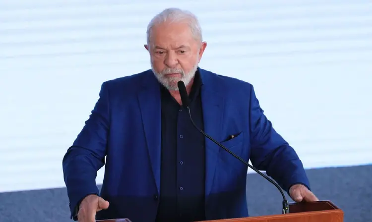 Lula: presidente declarou que provou ser possível aumentar o salário mínimo sem causar inflação (Lula Marques/Agência Brasil)
