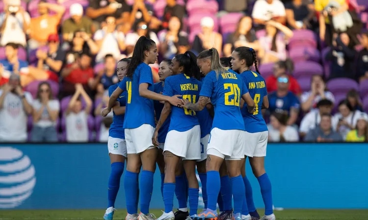 Pia: Nós chegamos bem mais próximo da lista final. Como vocês podem imaginar sempre haverá mudanças, fizemos algumas agora (Tais Magalhães / CBF/Agência Brasil)