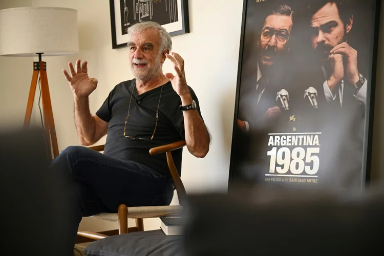 O advogado argentino Luis Moreno Ocampo, ex-procurador do Tribunal Penal Internacional, fala durante uma entrevista à AFP. (AFP/AFP)