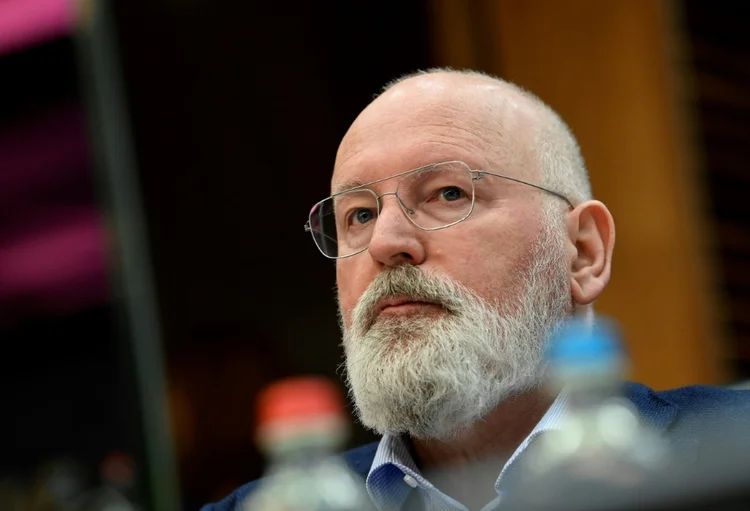 Frans Timmermans, Comissário Europeu para o Ambiente, numa reunião na sede da União Europeia em Bruxelas (AFP/AFP Photo)