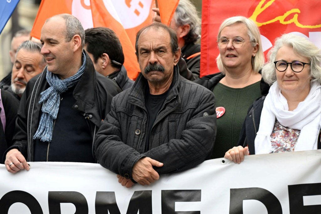 França tem novo dia de protestos contra reforma da Previdência