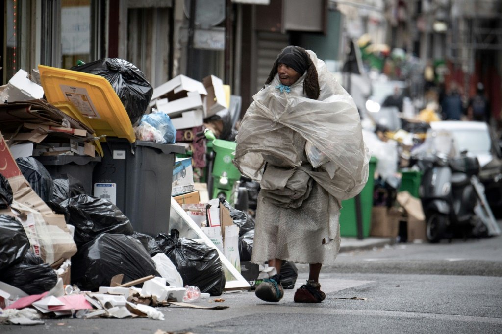 Garis de Paris voltam ao trabalho após três semanas de greve