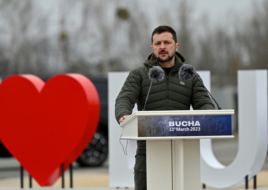Presidente ucraniano promete derrotar o 'mal russo' no aniversário da libertação de Bucha