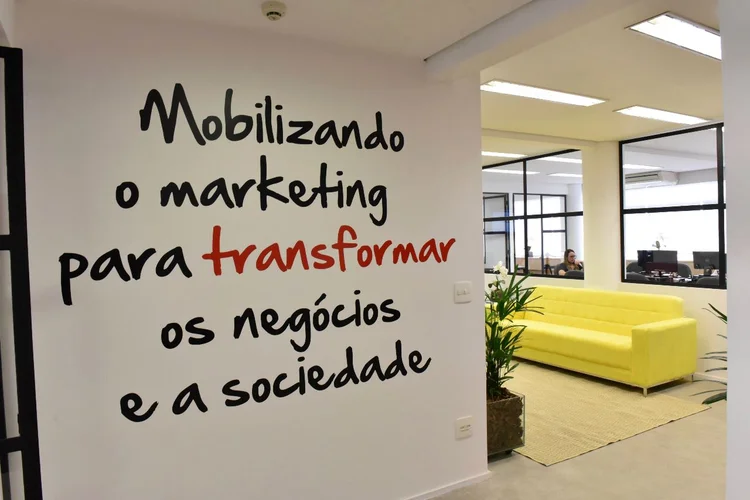 O mercado publicitário está se adaptando a um novo mundo (Bússola/Reprodução)