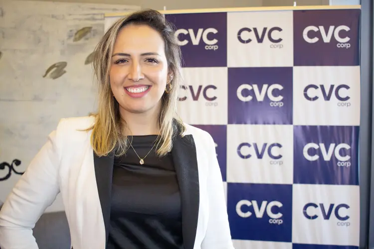 Paula Domingues, diretora de Gente & Sustentabilidade da CVC Corp (Bússola/Reprodução)