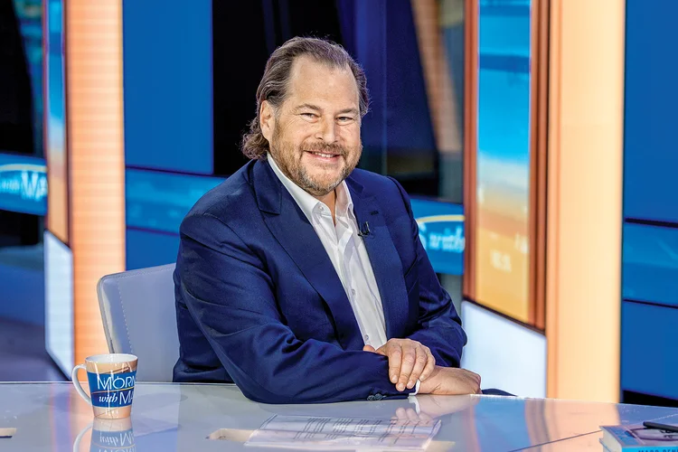 Marc Benioff, CEO da Salesforce: executivo quer focar na venda da ferramenta Agentforce (Roy Rochlin/Getty Images)