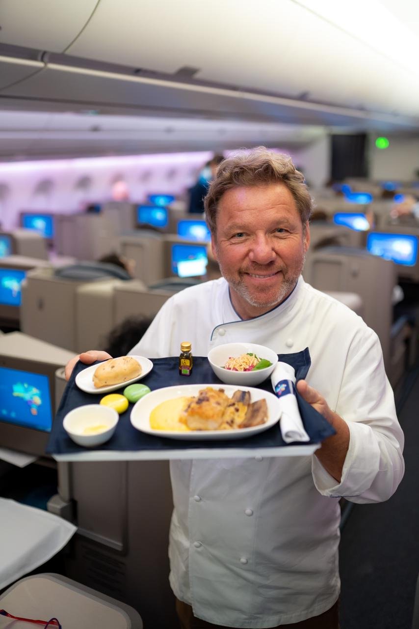 Alta gastronomia no avião: Claude Troisgros assina cardápio de voos da Azul