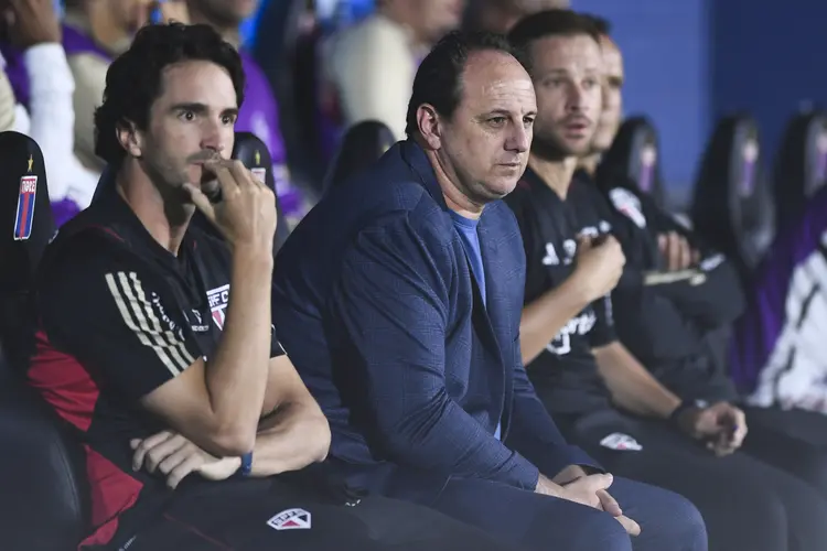 BUENOS AIRES, ARGENTINA - APRIL 06: Rogerio Ceni head coach of Sao Pablo reacts during a match between Tigre and Sao Paulo as part of Copa CONMEBOL Sudamericana 2023 at Jose Dellagiovanna Stadium on April 6, 2023 in Buenos Aires, Argentina. (Photo by Rodrigo Valle/Getty Images) (Rodrigo Valle/Getty Images)