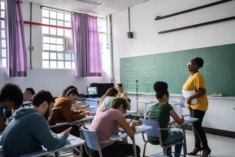 Sala de aula: estudantes reivindicam também mais investimentos e segurança nas escolas (Royalty-free/Getty Images)