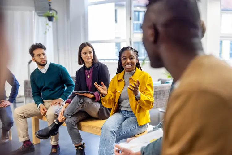 Pela diversidade, empresas flexibilizam critérios como inglês e intercâmbio na hora de contratar jovens  (Getty/Getty Images)