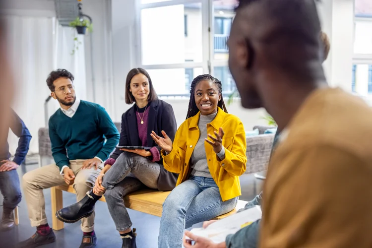 O encontro deve receber mais de 450 pessoas de 200 das principais organizações devotadas no país à inclusão dos jovens no mercado de trabalho (Reprodução/Getty Images)