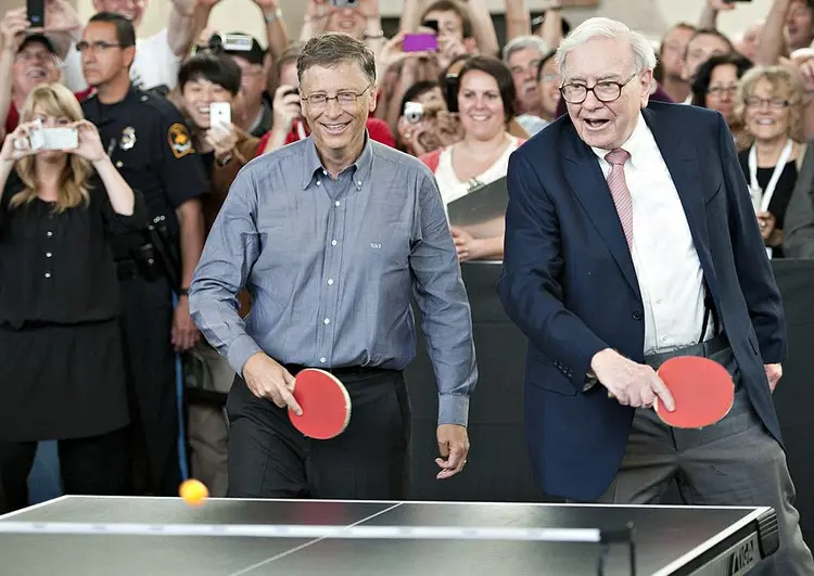 Bill Gates e Warren Buffett: CEO da Berkshire Hathaway completa 94 anos nesta sexta-feira, 30.  (Daniel Acker/Bloomberg via/Getty Images)