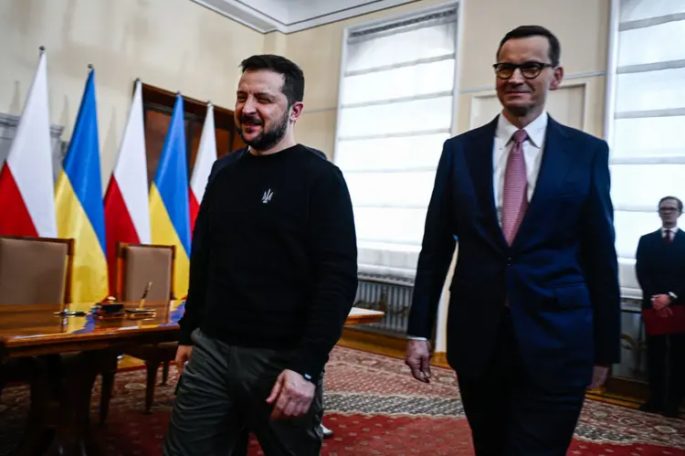 Volodymyr Zelensky e Mateusz Morawiecki: Polônia é um dos aliados do país em guerra (Omar Marques/Getty Images)