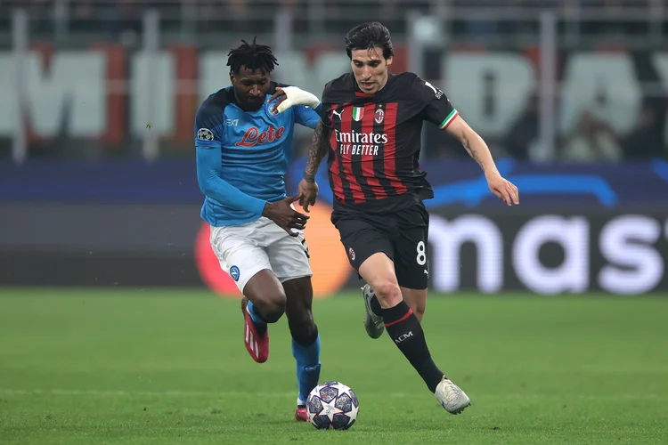 Após vencer o primeiro confronto por 1 a 0, o Milan precisa apenas do empate para se classificar no tempo normal (Jonathan Moscrop/Getty Images)