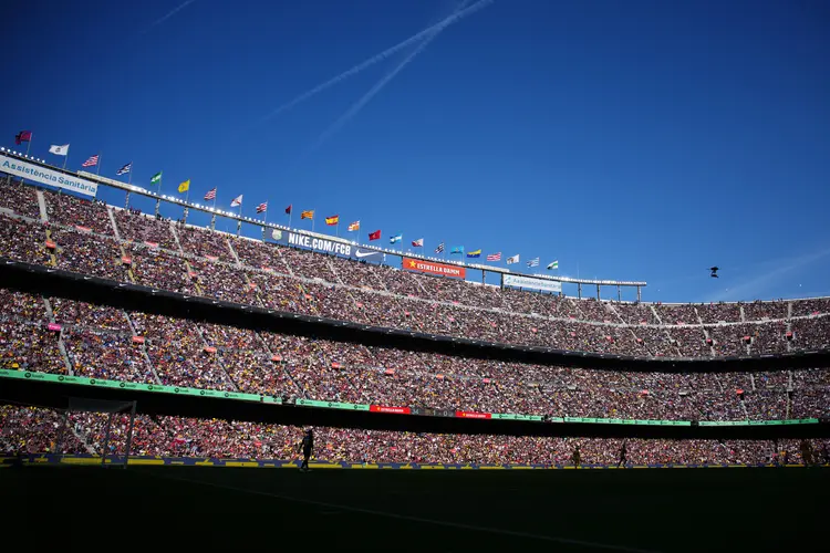 O valor deste montante virá de 20 investidores, que vai cobrir o custo das obras do Espai Barça - nome do projeto de renovação do Camp Nou (Alex Caparros/Getty Images)