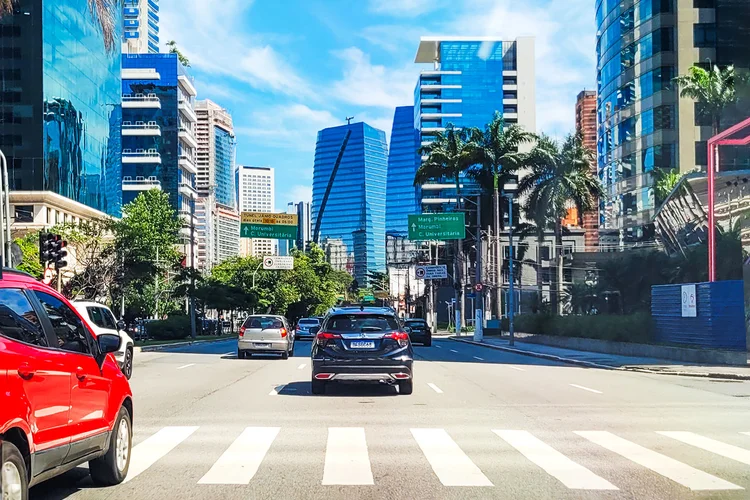 Av. Juscelino Kubitschek na região do Itaim Bibi, em São Paulo. (Julio Gomes/Exame)