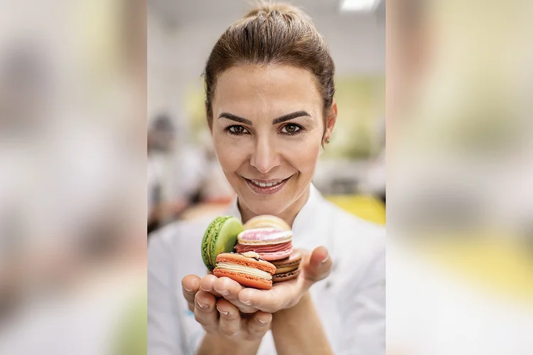 Valquíria de Marco, da Le Petit Macarons: delicados, coloridos e com embalagem bem feminina (Cibele Tremea Fotografia/Divulgação)