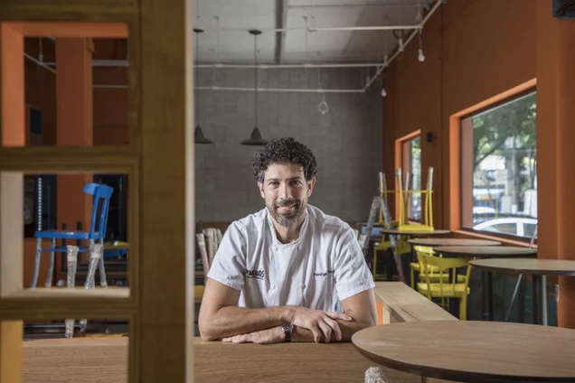 Imagem referente à notícia: Da mesa ao campo: a jornada de um chef e ex-jurado do Masterchef como aprendiz de agricultor