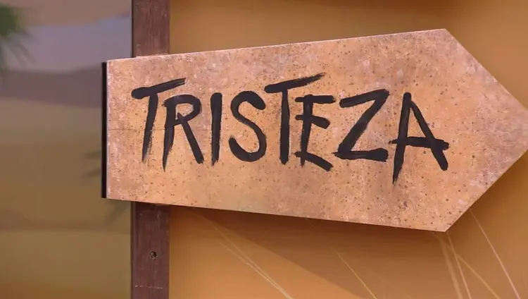 "Tristeza", placa no Quarto Deserto: oito participantes vão dividir o Fundo do Mar (Gshow / TV Globo/Reprodução)